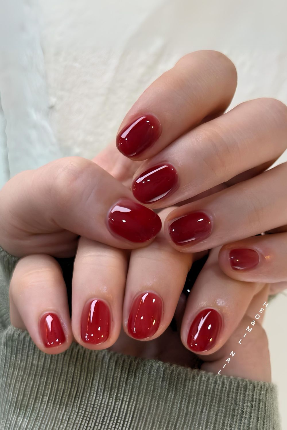 Cherry red jelly-effect nails