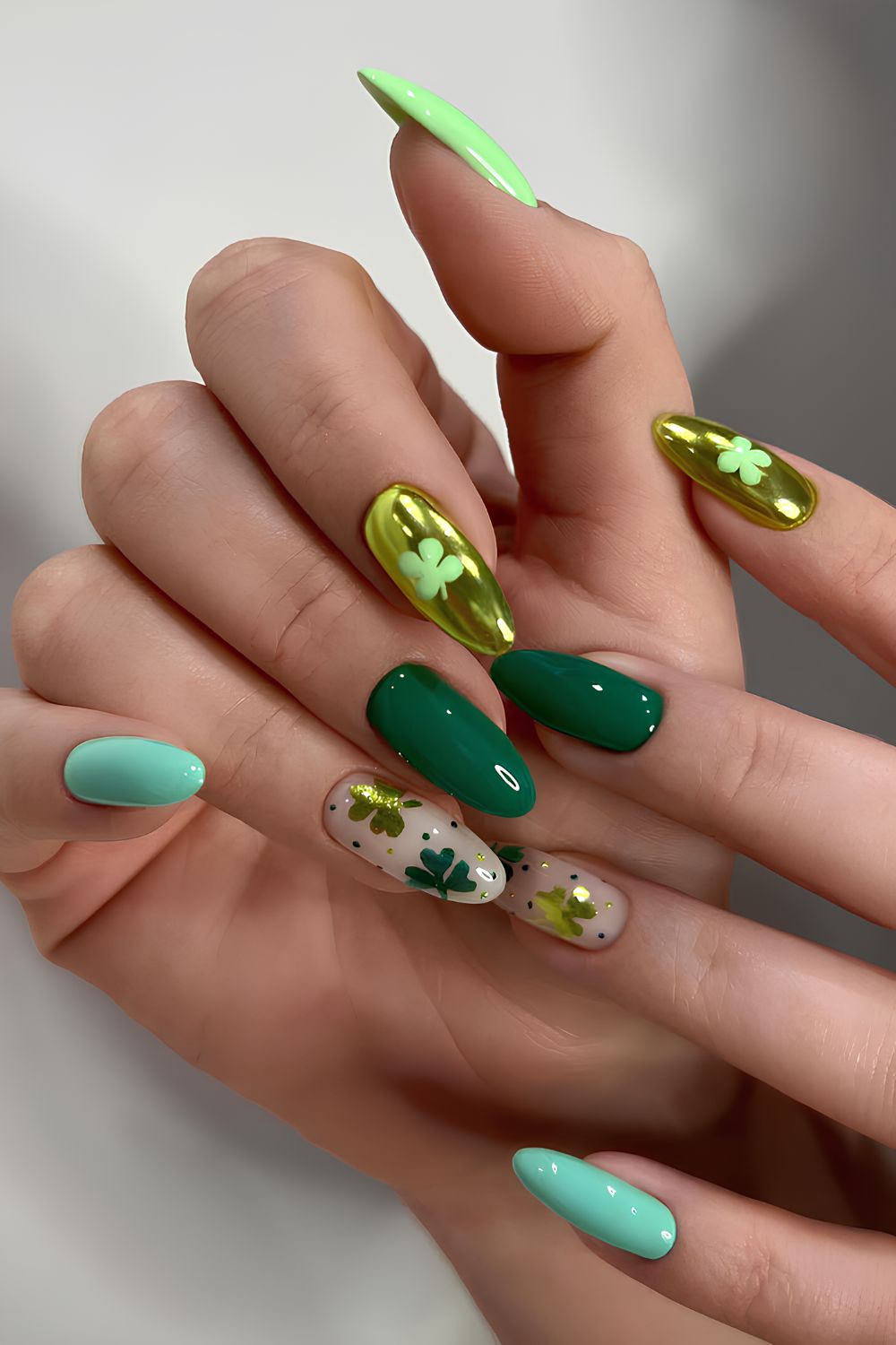 Green and gold St. Patrick+s Day nails