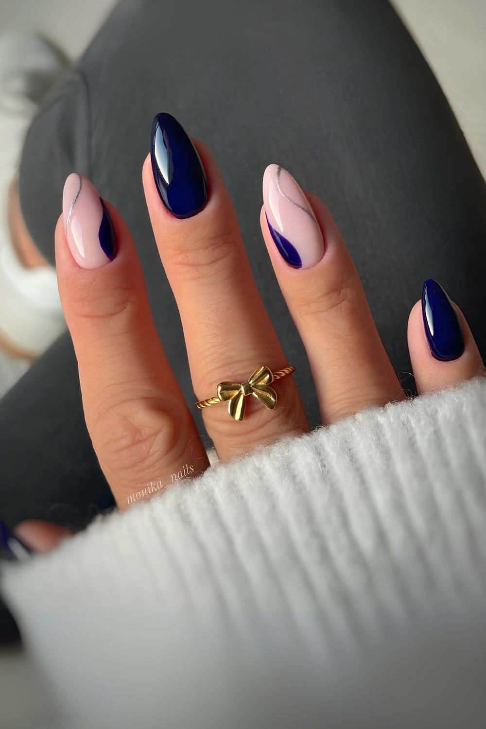 Navy nails with glittery lines