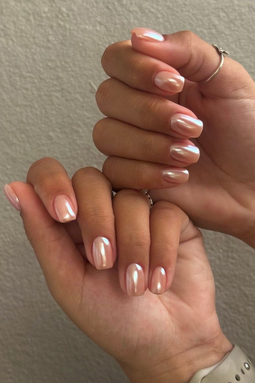 Pearly peach chrome nails