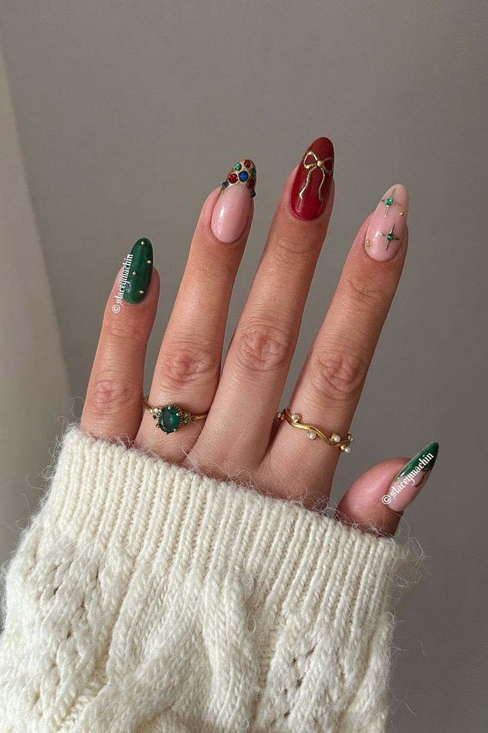 Red and green festive winter nails