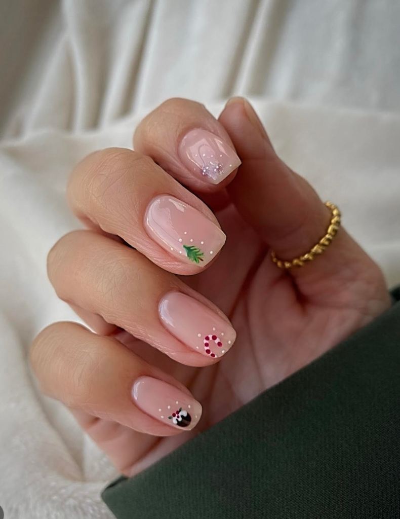 short christmas nail designs