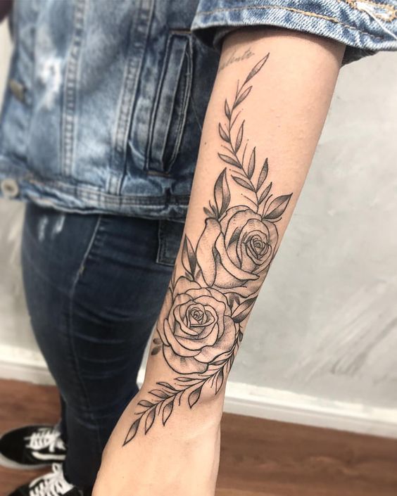 25+ Stylish Flower Tattoos For Women To Try In 2023