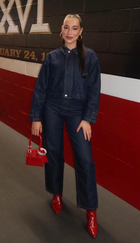 game day outfit inspo, denim on denim, red bag