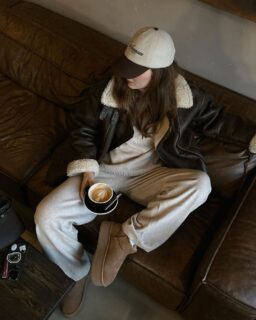 30+ Cute and Cozy Sweatpants Outfit Ideas You’ll Love