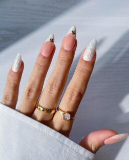 41+ Cute & Classy Christmas Nails to Get You Into the Holiday Spirit