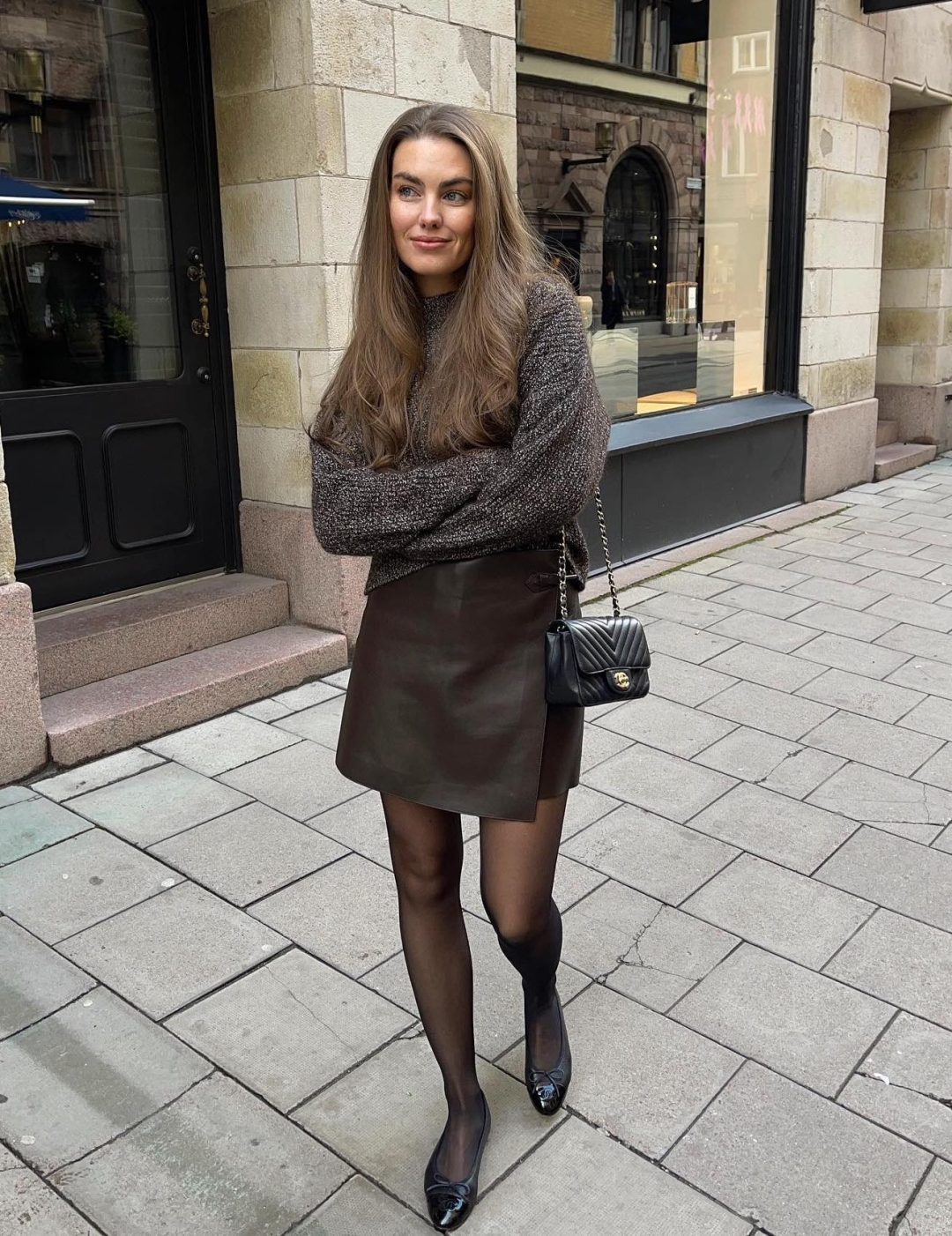 Casual brown skirt outfit for Thanksgiving